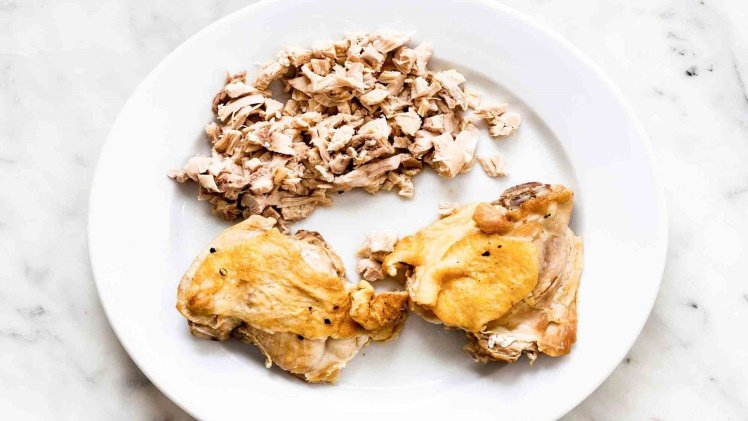 Cách làm món ăn dinh dưỡng cho gà tre đá khỏe mạnh