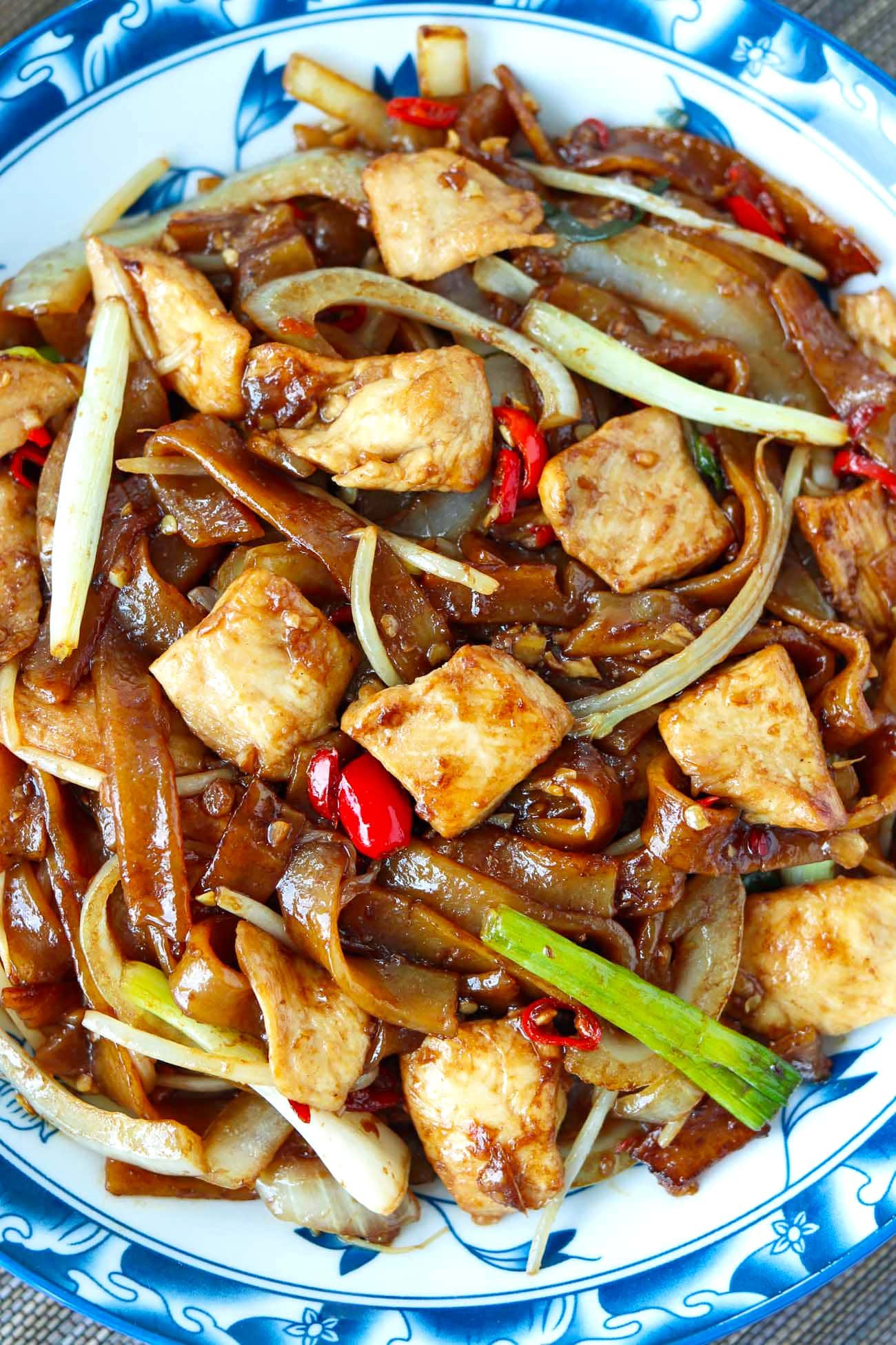 Cách nấu gà hấp sả thơm ngon quyến rũ lòng người